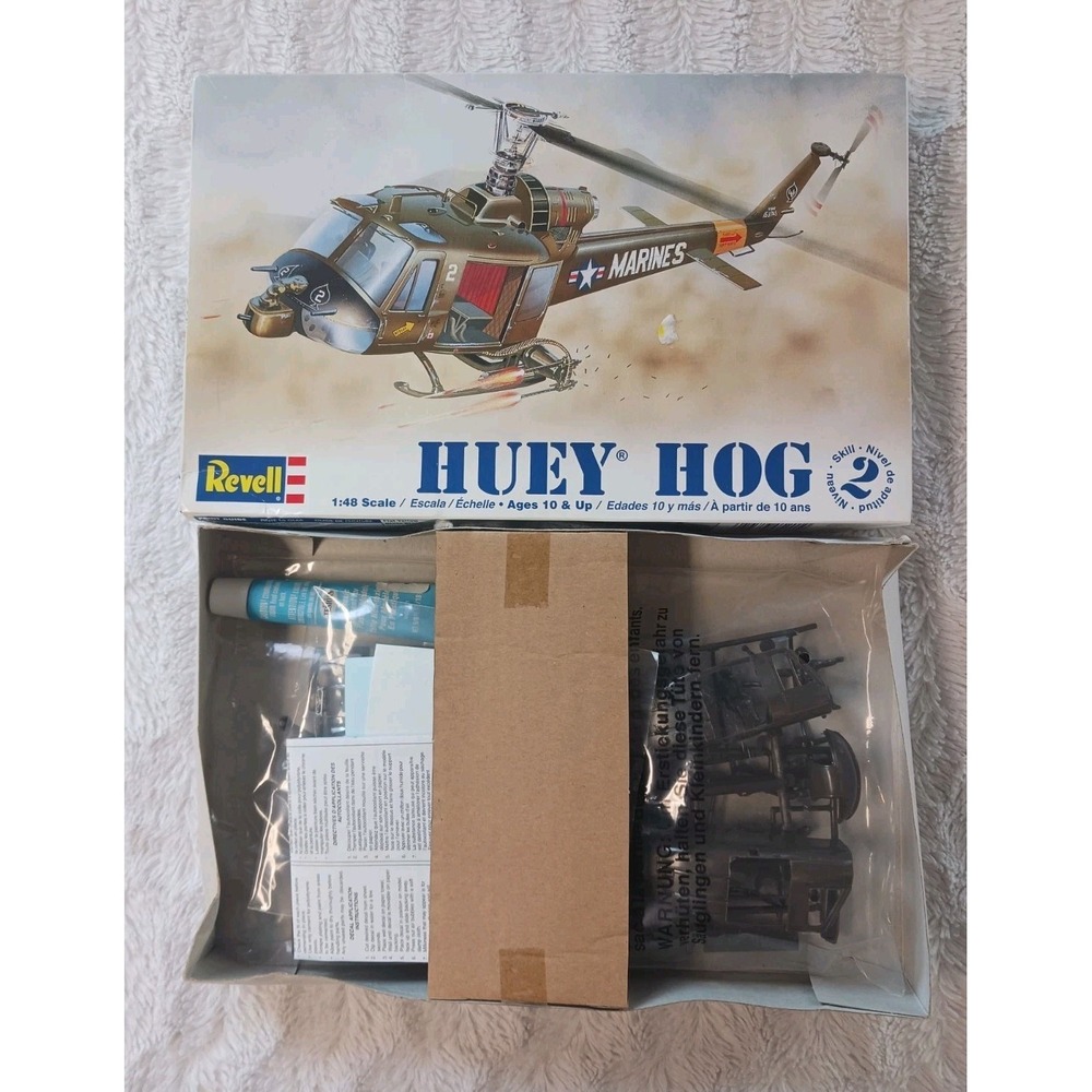 Revell Huey Hog Bell Military Helicopter 1:48 Model Kit 85-5201 - 2009